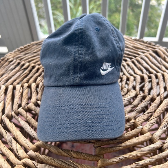 $3/25 Nike hat ball cap adjustable back strap one size fits most Navy - Picture 1 of 4